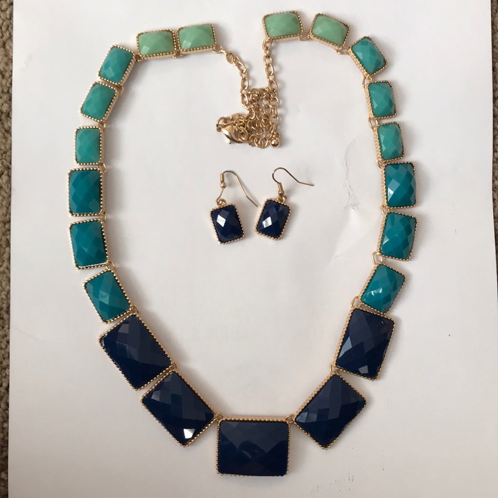 Blue ombré necklace and earring set